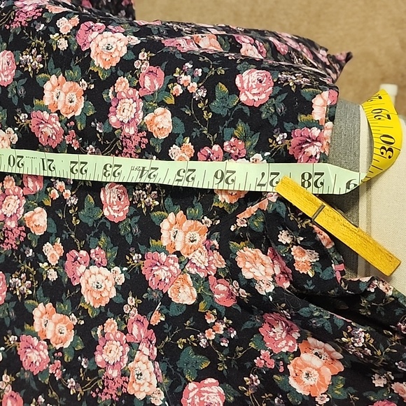 Kalama 2X Flowered Blouse - Picture 5 of 8